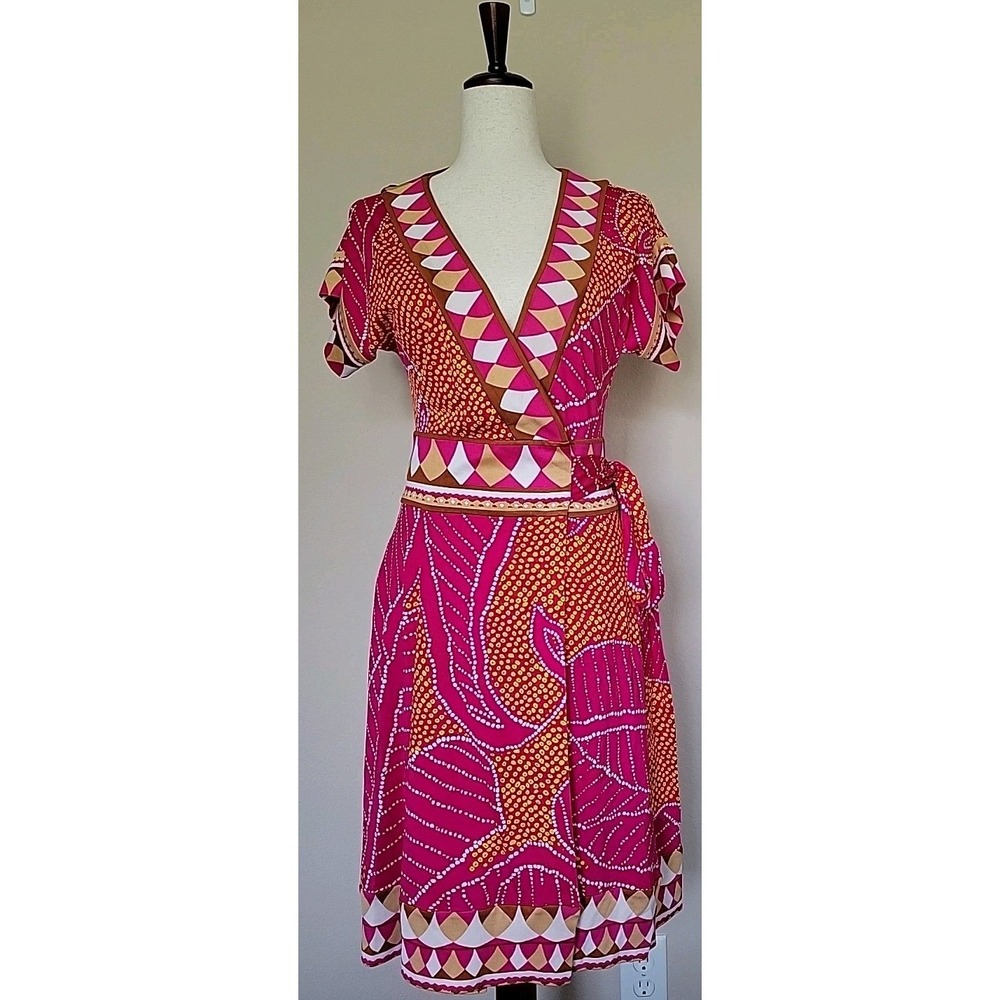 Diane Von Furstenberg 100% Silk Wrap Dress Size 2 Pink Geometric Career